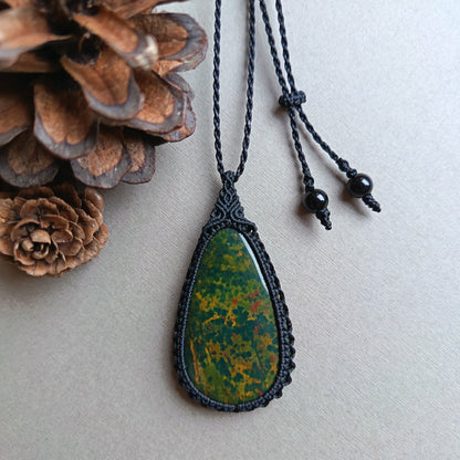 Bloodstone Macrame Necklace | Pendant size 5.8 cm