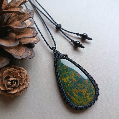 Bloodstone Macrame Necklace | Pendant size 5.8 cm
