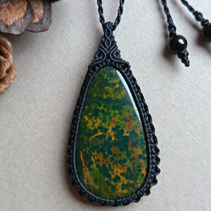 Bloodstone Macrame Necklace | Pendant size 5.8 cm