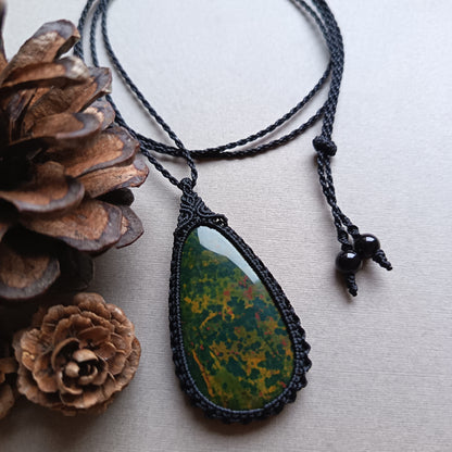Bloodstone Macrame Necklace | Pendant size 5.8 cm