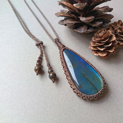 Labradorite Macrame Necklace | Pendant size approx 6.9 cm