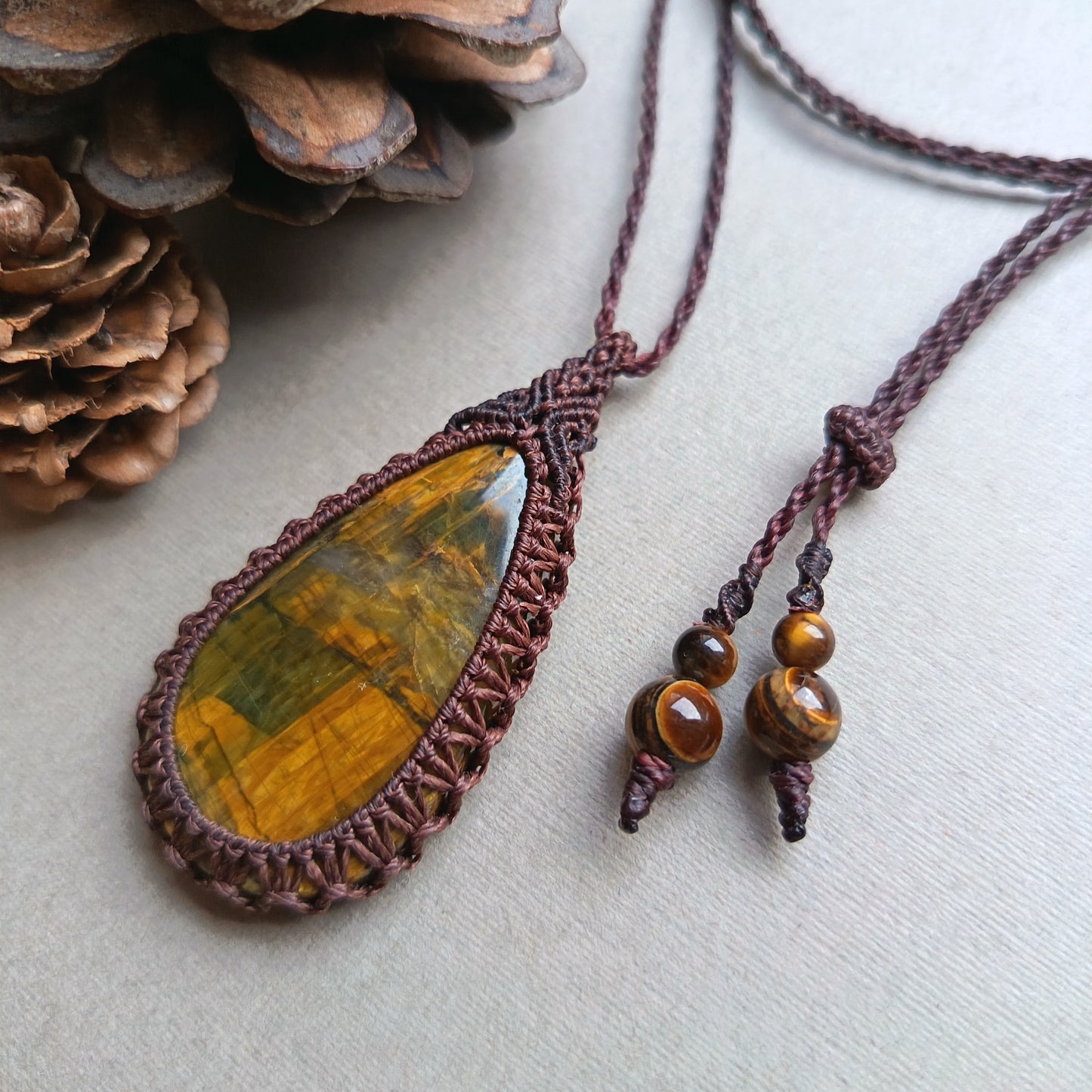 Nellite Macrame Necklace | Pendant size 5.3 cm