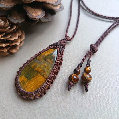 Nellite Macrame Necklace | Pendant size 5.3 cm
