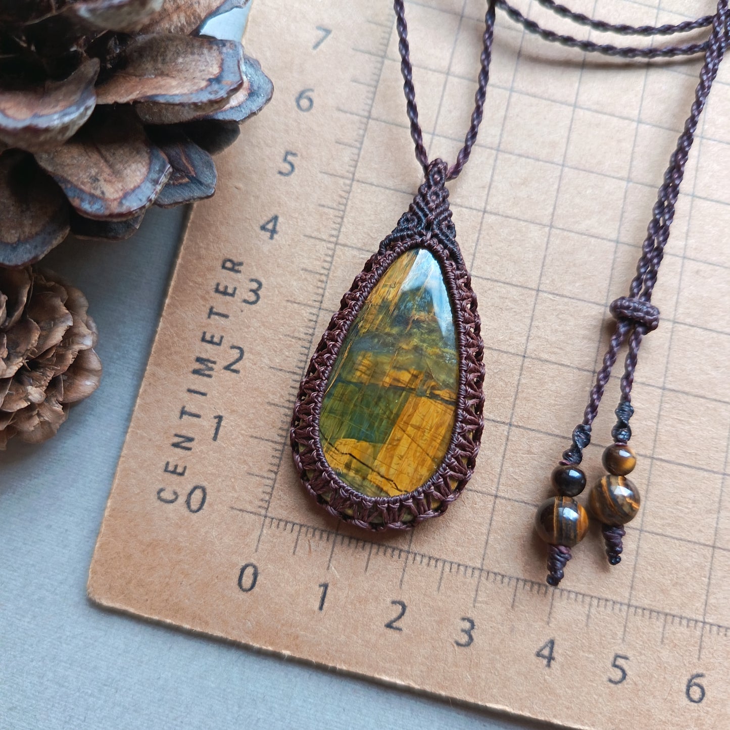 Nellite Macrame Necklace | Pendant size 5.3 cm