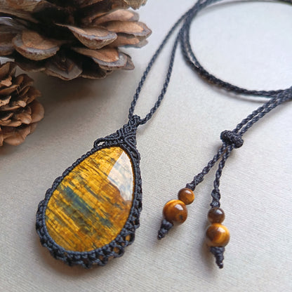 Nellite Macrame Necklace | Pendant size 4.8 cm