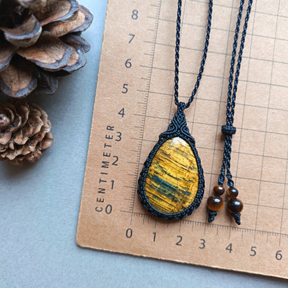 Nellite Macrame Necklace | Pendant size 4.8 cm