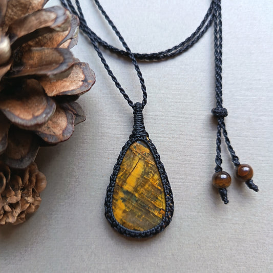 Nellite Macrame Necklace | Pendant size 4.8 cm