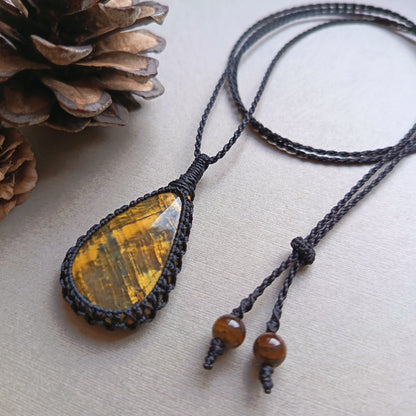 Nellite Macrame Necklace | Pendant size 4.8 cm