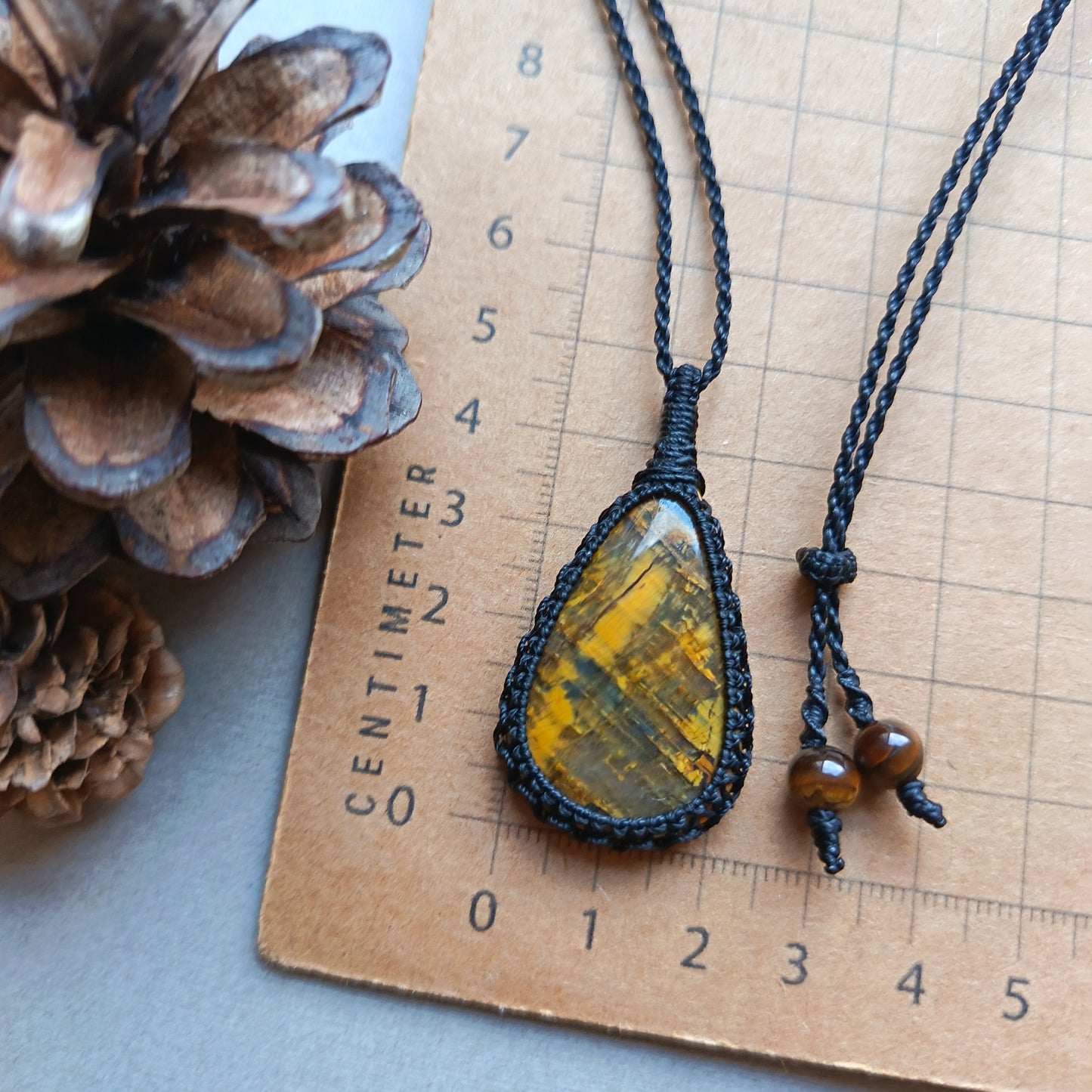 Nellite Macrame Necklace | Pendant size 4.8 cm