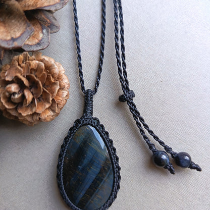 Blue Tiger's Eye Macrame Necklace | Pendant size approx 4.9 cm