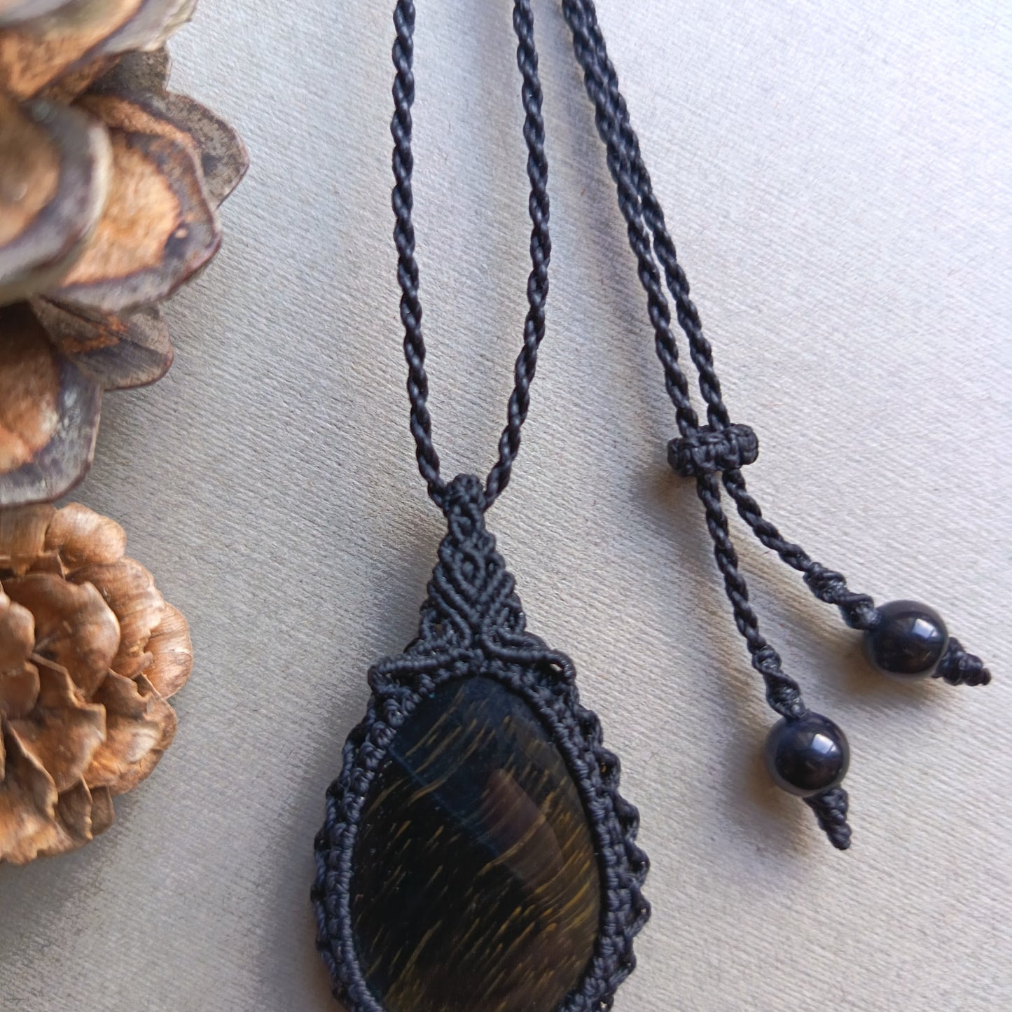 Blue Tiger's Eye Macrame Necklace | Pendant size 4.4 cm