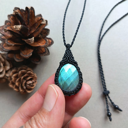 Labradorite Macrame Necklace | Pendant size approx 3.8 cm