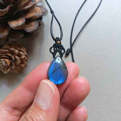 Labradorite Macrame Necklace | Pendant size approx 3.4 cm