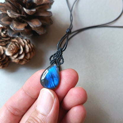 Labradorite Macrame Necklace | Pendant size approx 3 cm