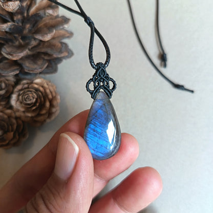 Labradorite Macrame Necklace | Pendant size approx 3.8 cm