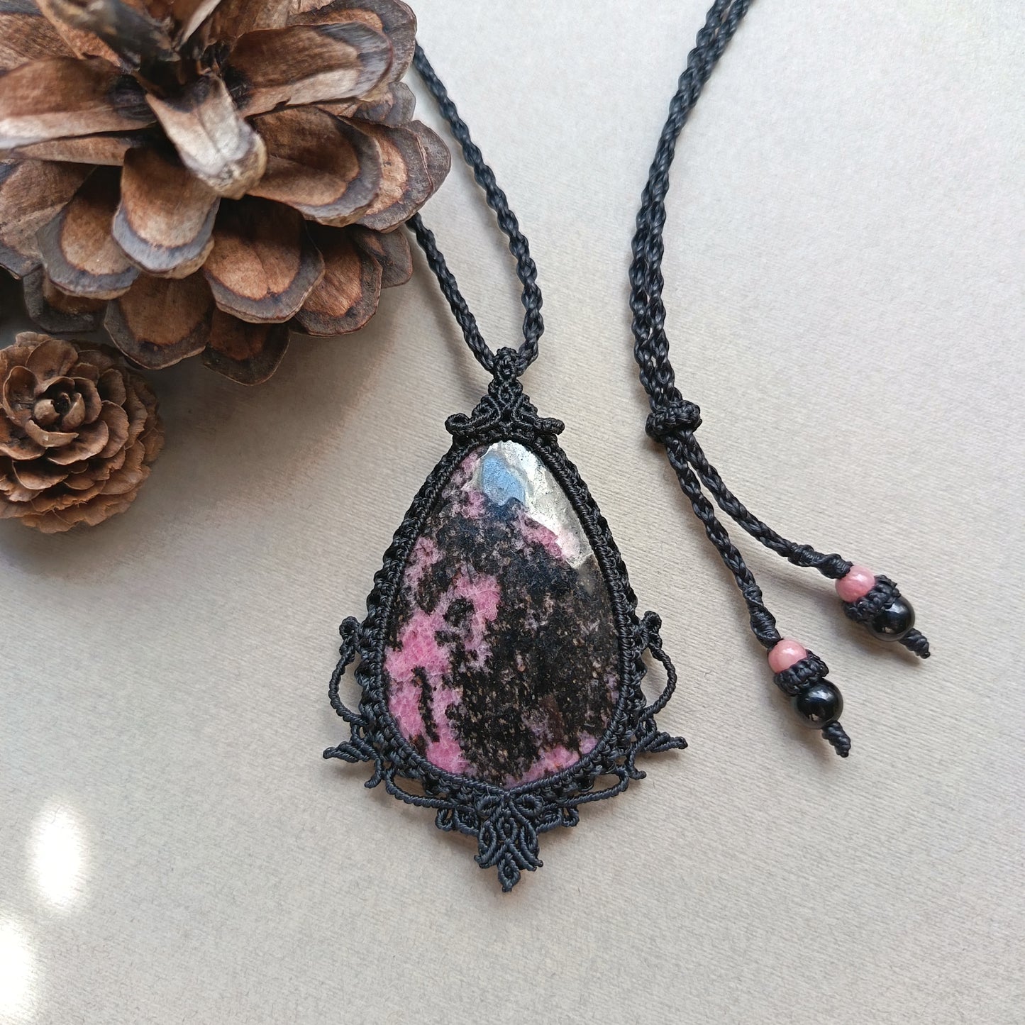 Rhodonite Macrame Necklace | Pendant size 6.8 cm