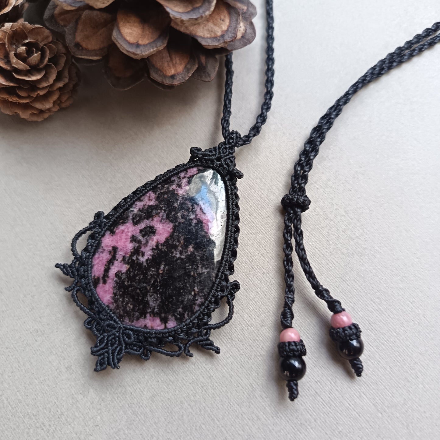 Rhodonite Macrame Necklace | Pendant size 6.8 cm
