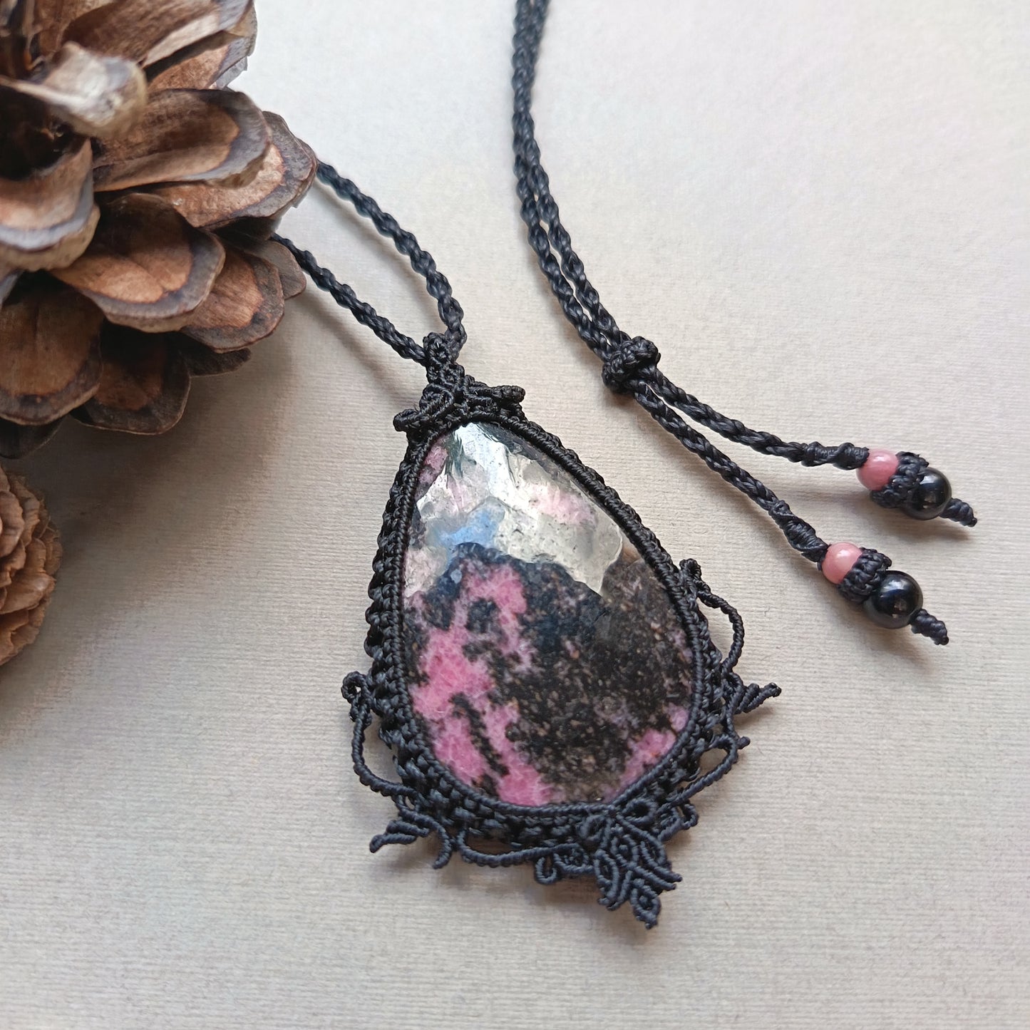 Rhodonite Macrame Necklace | Pendant size 6.8 cm