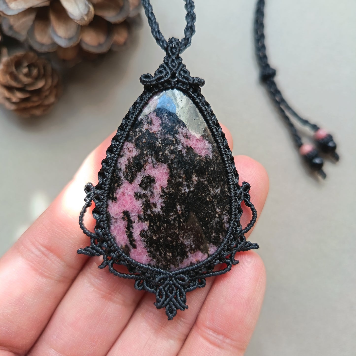 Rhodonite Macrame Necklace | Pendant size 6.8 cm