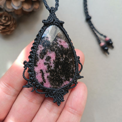 Rhodonite Macrame Necklace | Pendant size 6.8 cm