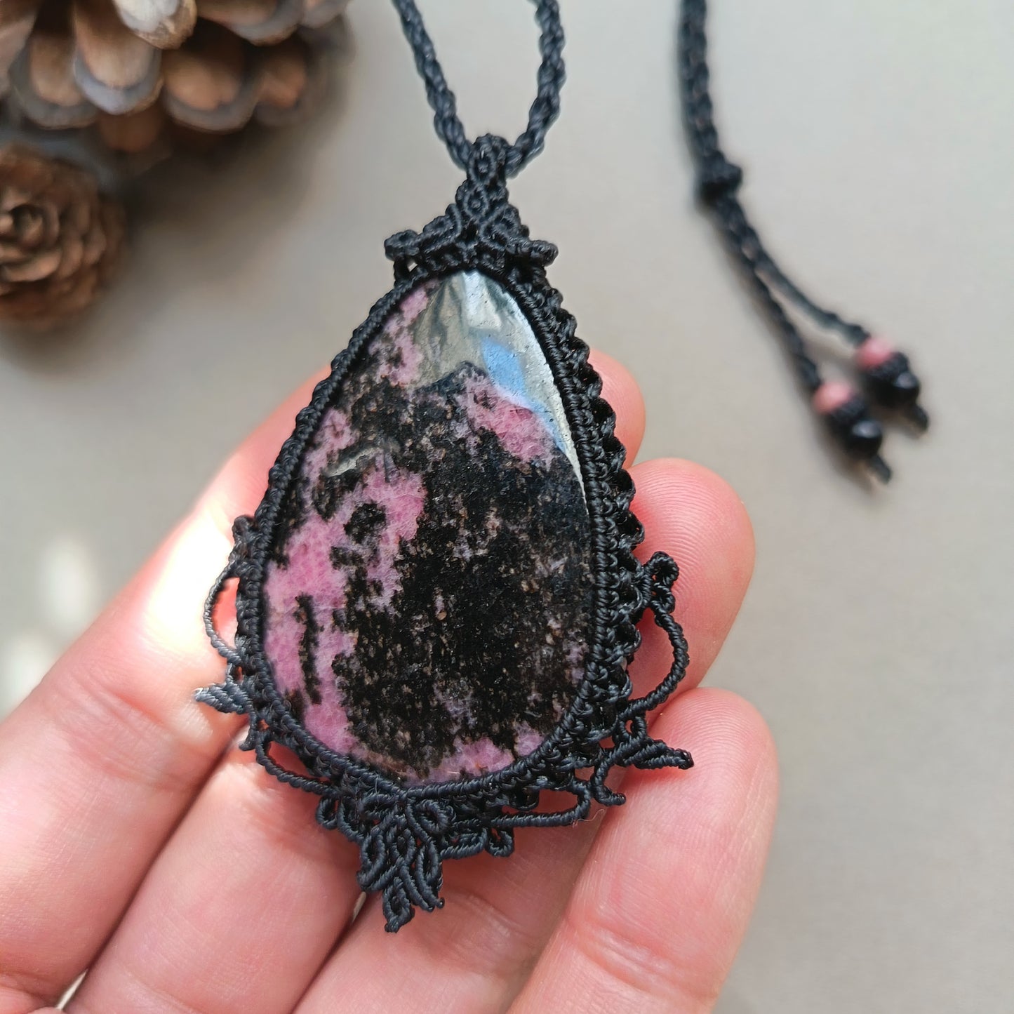 Rhodonite Macrame Necklace | Pendant size 6.8 cm
