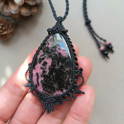 Rhodonite Macrame Necklace | Pendant size 6.8 cm