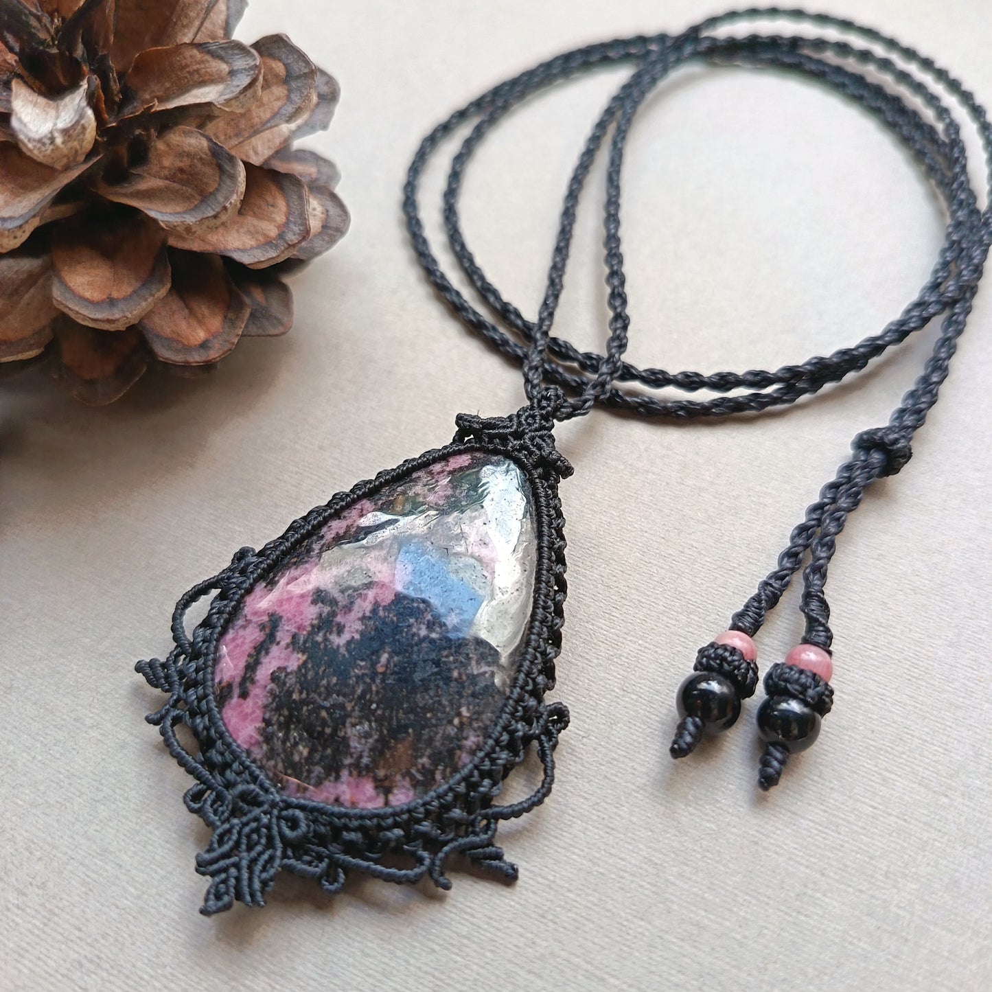 Rhodonite Macrame Necklace | Pendant size 6.8 cm