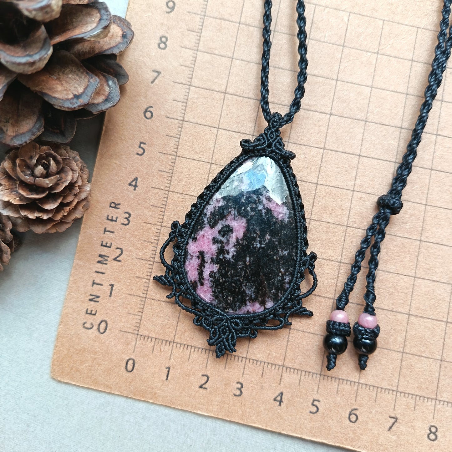 Rhodonite Macrame Necklace | Pendant size 6.8 cm