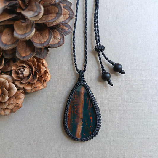 Bloodstone Macrame Necklace | Pendant size 4.8 cm