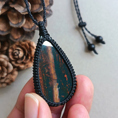 Bloodstone Macrame Necklace | Pendant size 4.8 cm