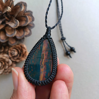 Bloodstone Macrame Necklace | Pendant size 4.8 cm