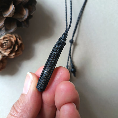 Labradorite Macrame Necklace | Pendant size 4.8 cm
