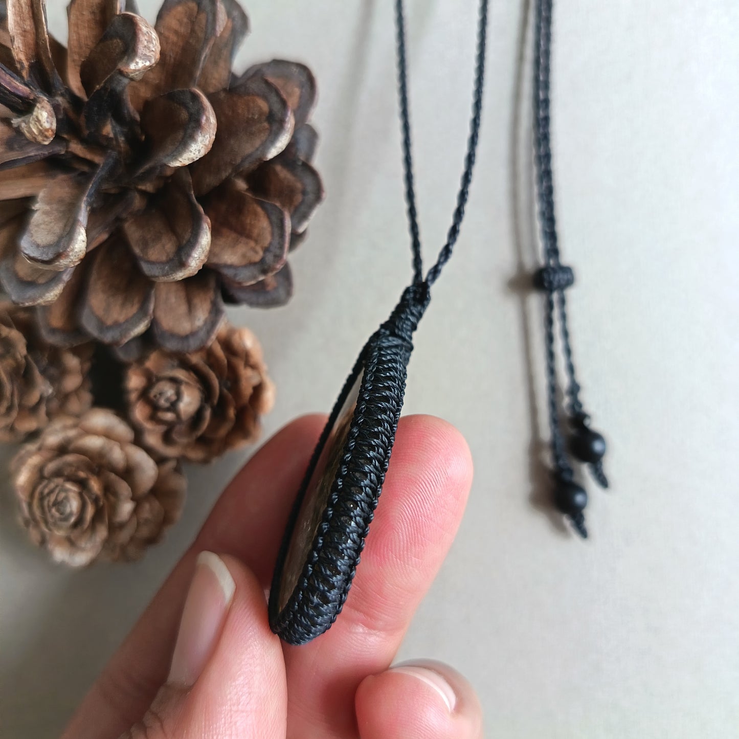 Labradorite Macrame Necklace | Pendant size 5 cm