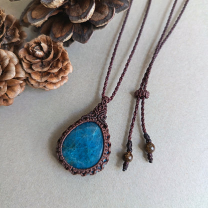 Apatite Macrame Necklace | Pendant size 3.8 cm