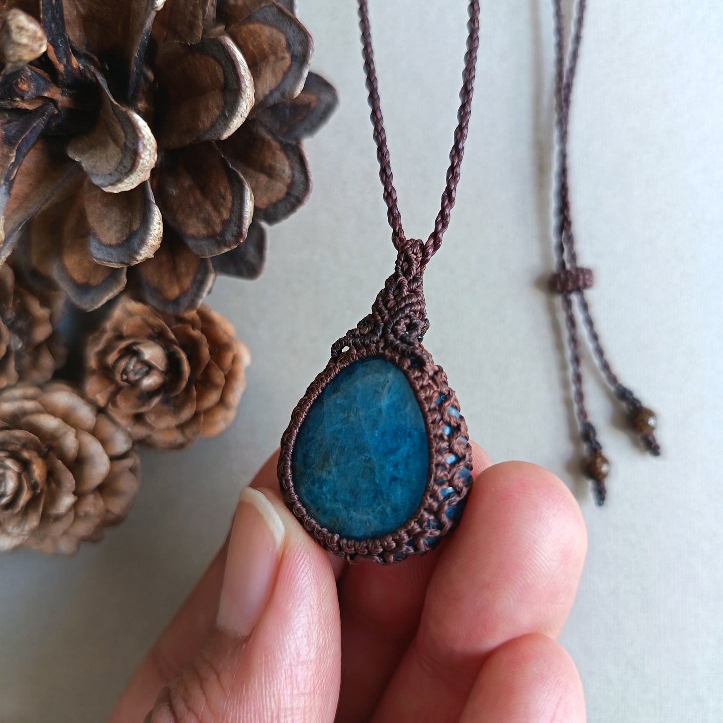 Apatite Macrame Necklace | Pendant size 3.8 cm