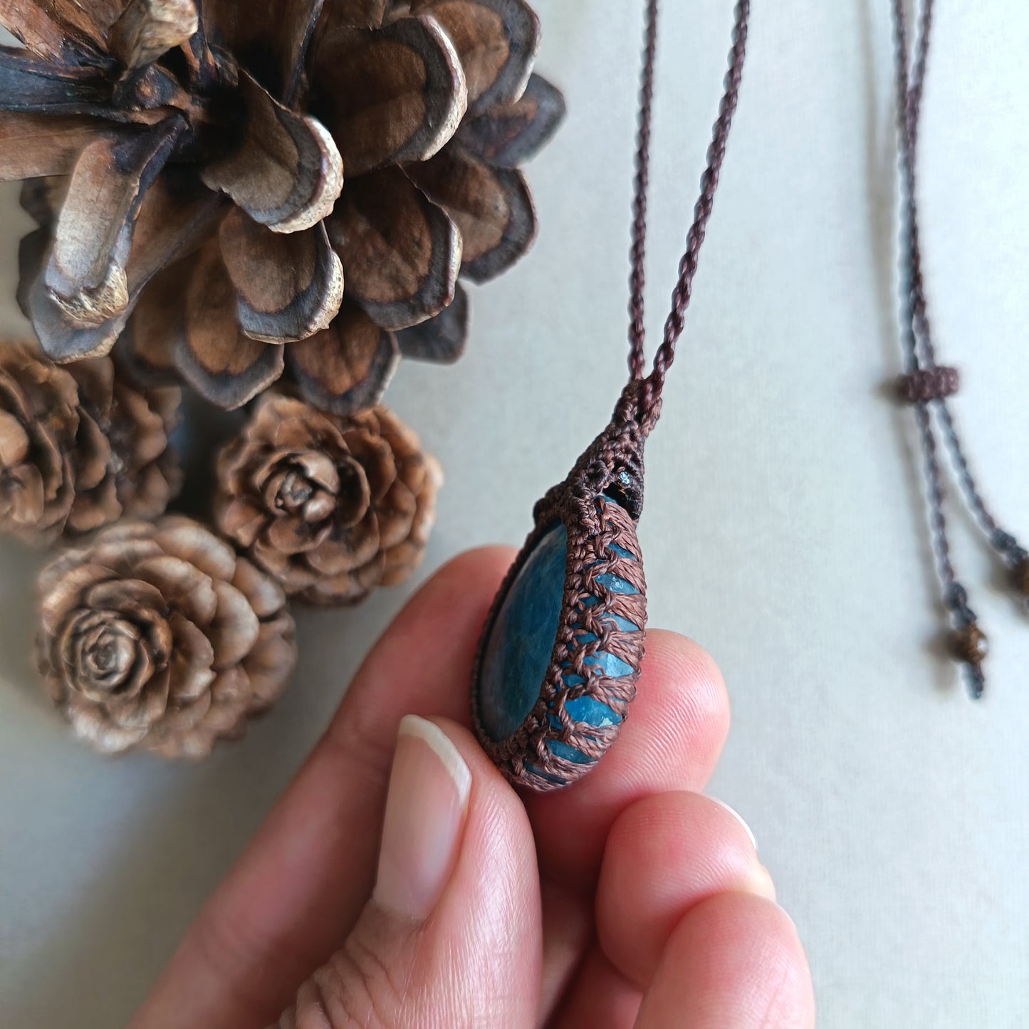 Apatite Macrame Necklace | Pendant size 3.8 cm