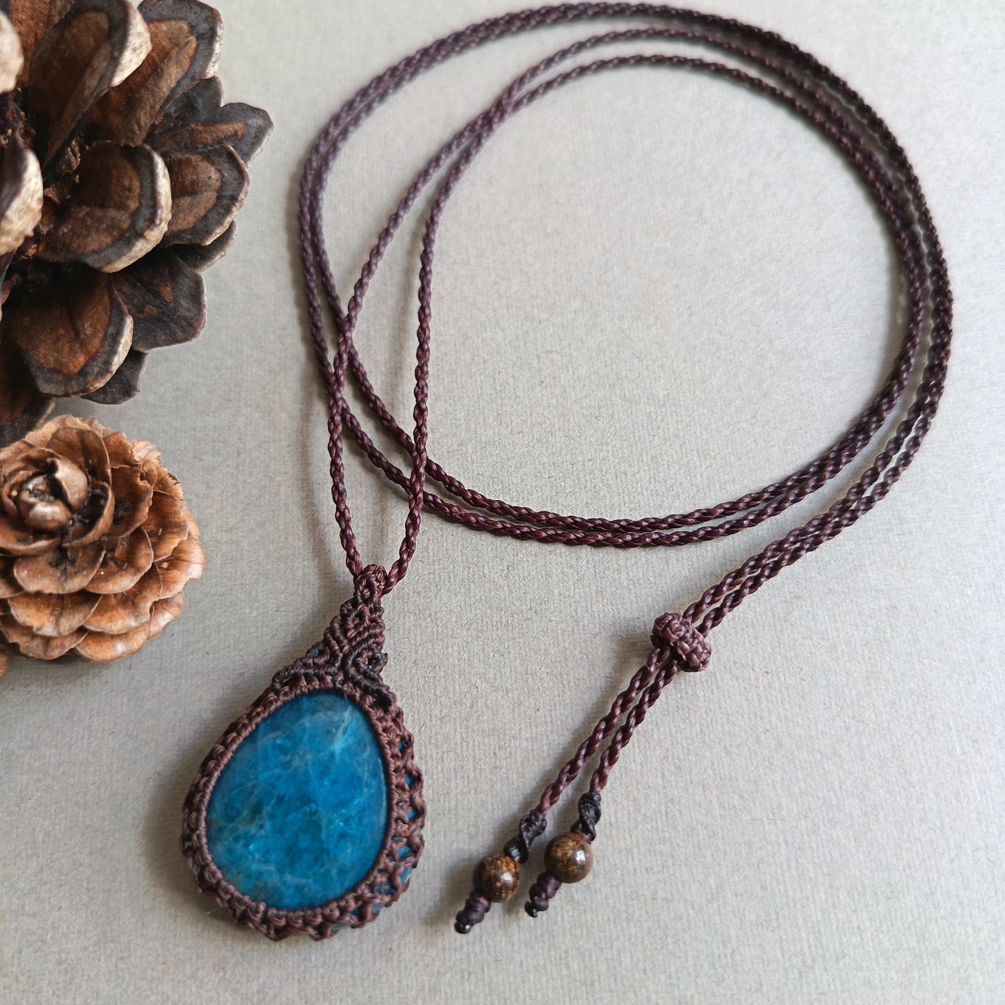 Apatite Macrame Necklace | Pendant size 3.8 cm
