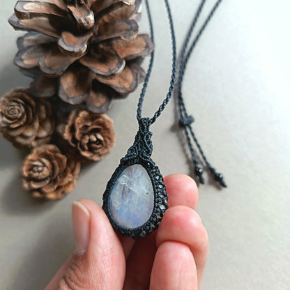 Moonstone Macrame Necklace | Pendant size 3.8 cm