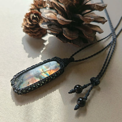 Labradorite Macrame Necklace | Pendant size approx 5.2 cm