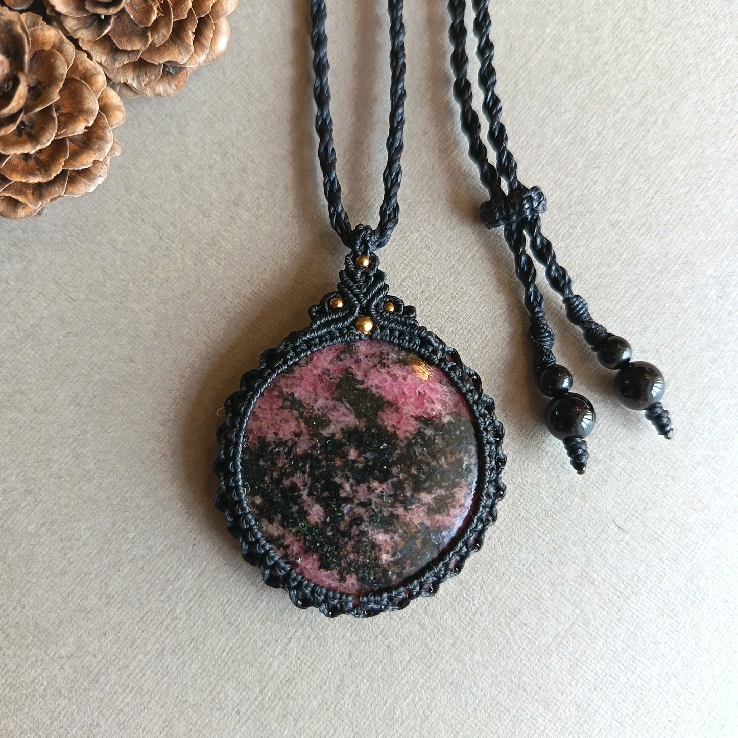 Rhodonite Macrame Necklace | Pendant size 4.5 cm