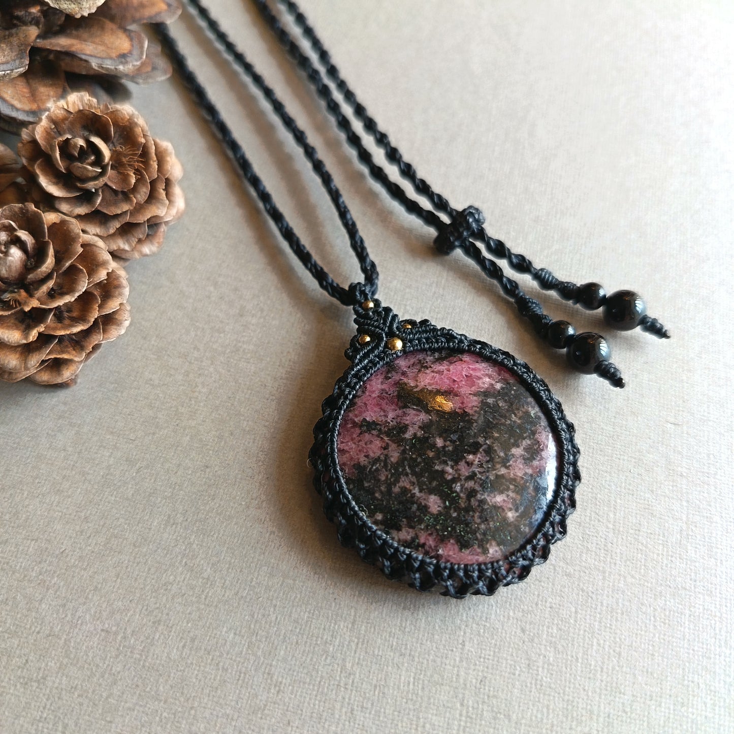 Rhodonite Macrame Necklace | Pendant size 4.5 cm