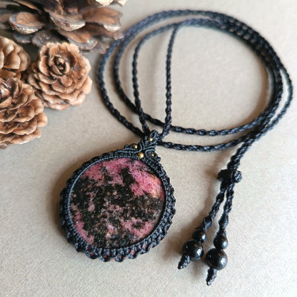 Rhodonite Macrame Necklace | Pendant size 4.5 cm