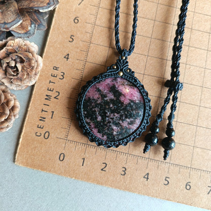 Rhodonite Macrame Necklace | Pendant size 4.5 cm