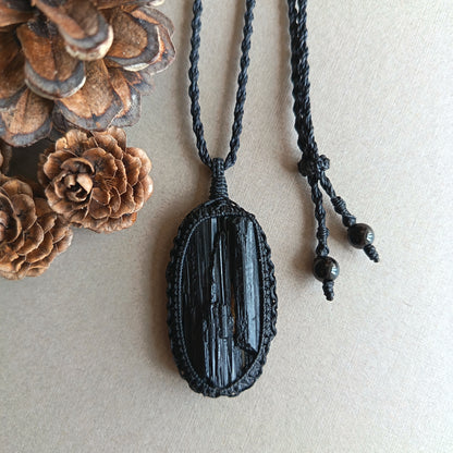 Black Tourmaline Macrame Necklace | Pendant size 5.7 cm