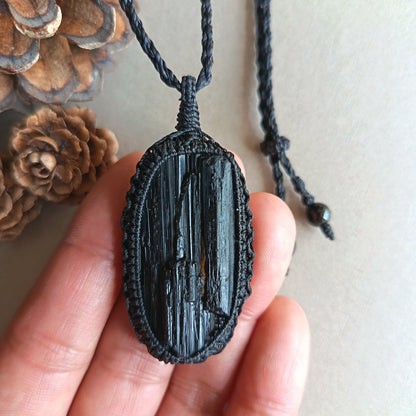 Black Tourmaline Macrame Necklace | Pendant size 5.7 cm