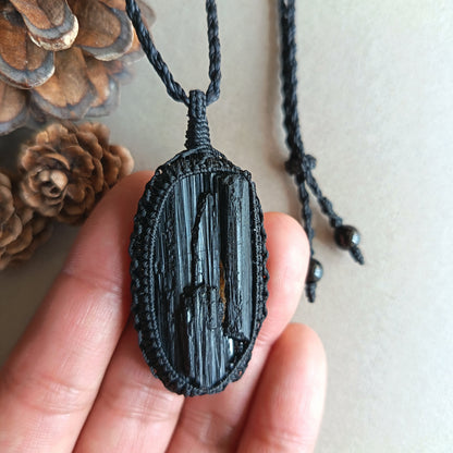 Black Tourmaline Macrame Necklace | Pendant size 5.7 cm