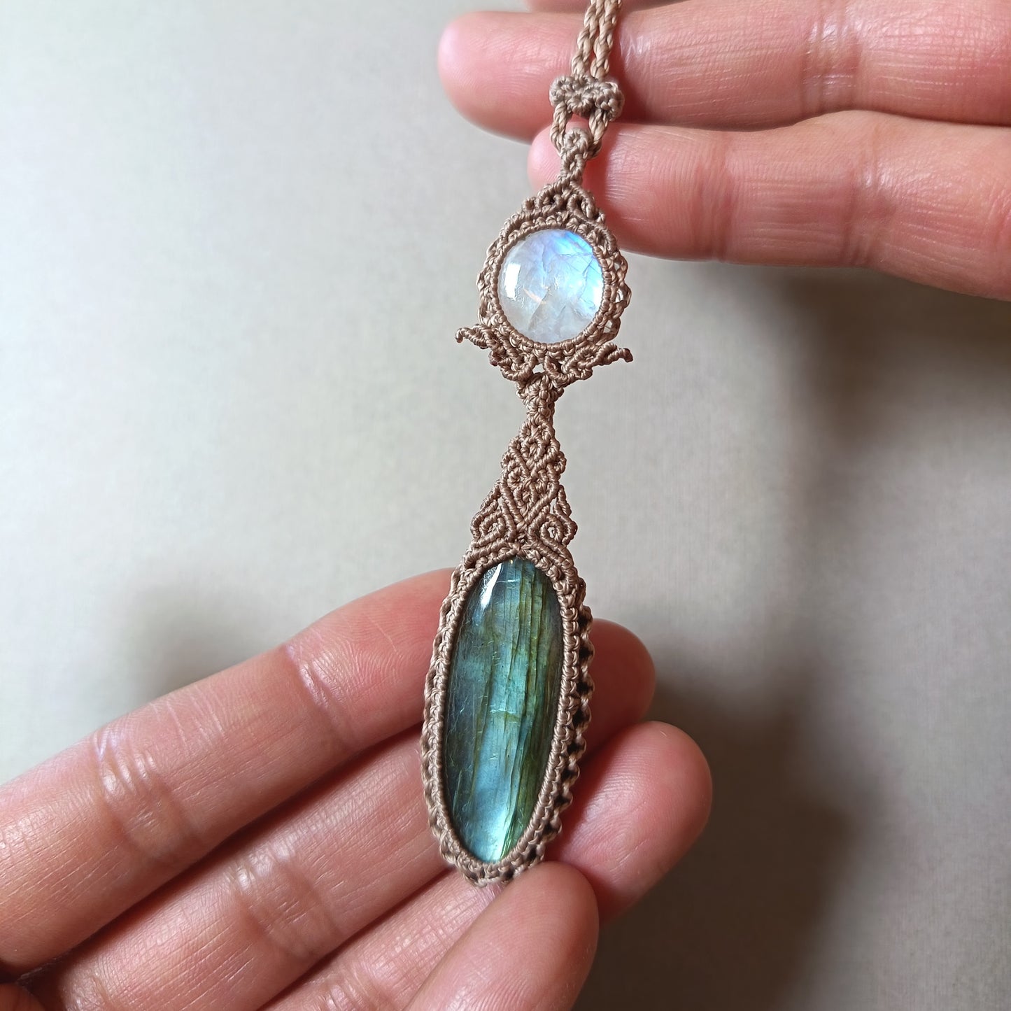 Labradorite Moonstone Macrame Necklace | Pendant size 8.3 cm