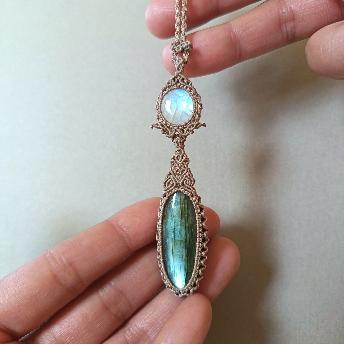 Labradorite Moonstone Macrame Necklace | Pendant size 8.3 cm