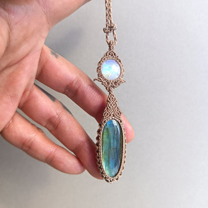 Labradorite Moonstone Macrame Necklace | Pendant size 8.3 cm