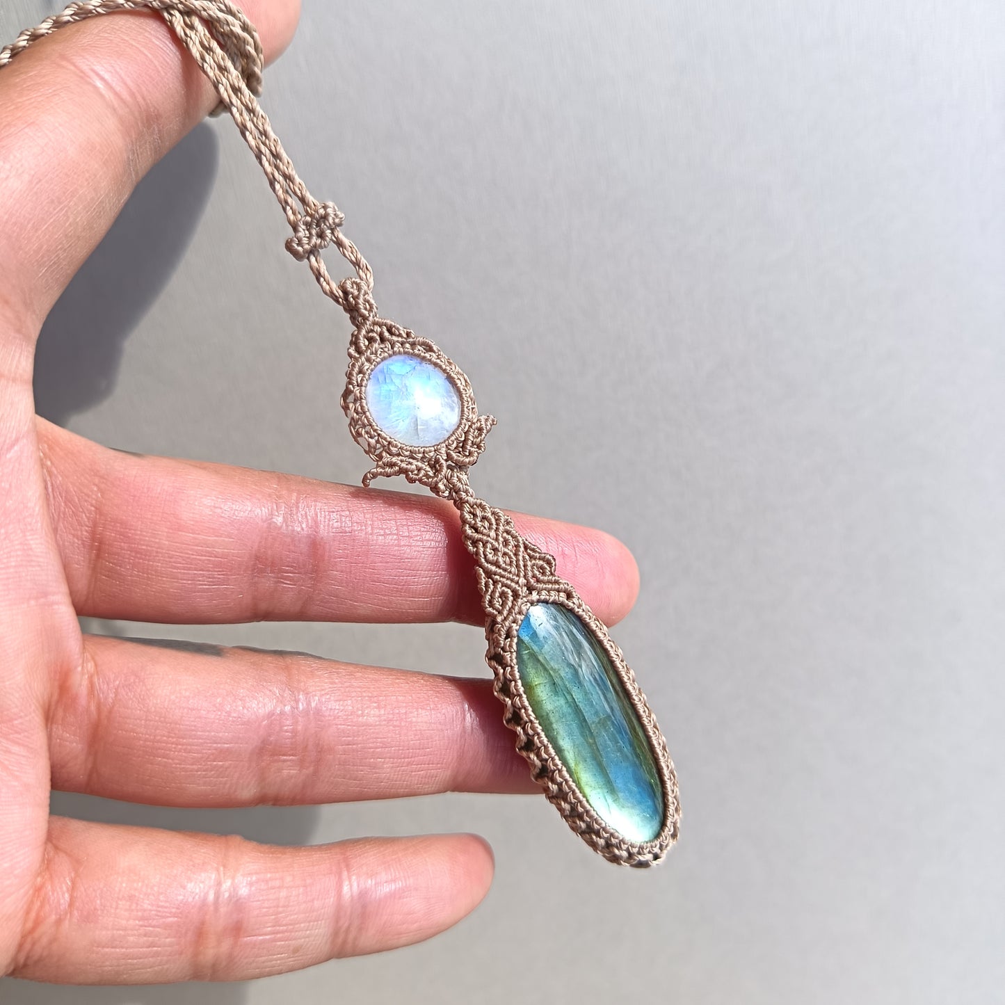 Labradorite Moonstone Macrame Necklace | Pendant size 8.3 cm